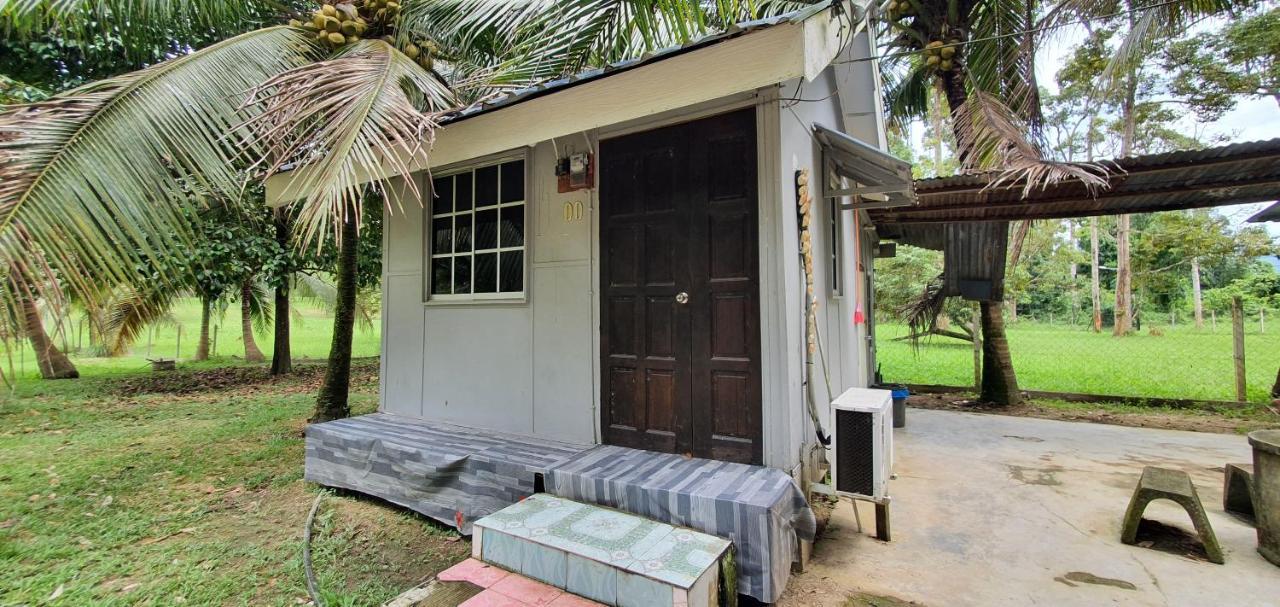 Chalet Kampong Semawar Kuala Kangsar Bagian luar foto