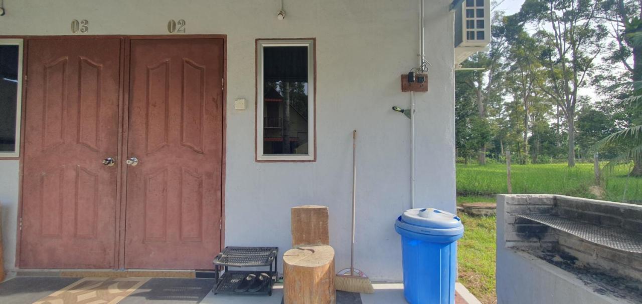 Chalet Kampong Semawar Kuala Kangsar Bagian luar foto